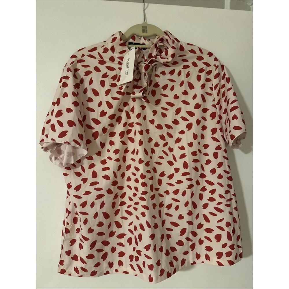 Bloomchic 3X Polyester Blouse Ties In Front NWT White with Red Print Plus Size